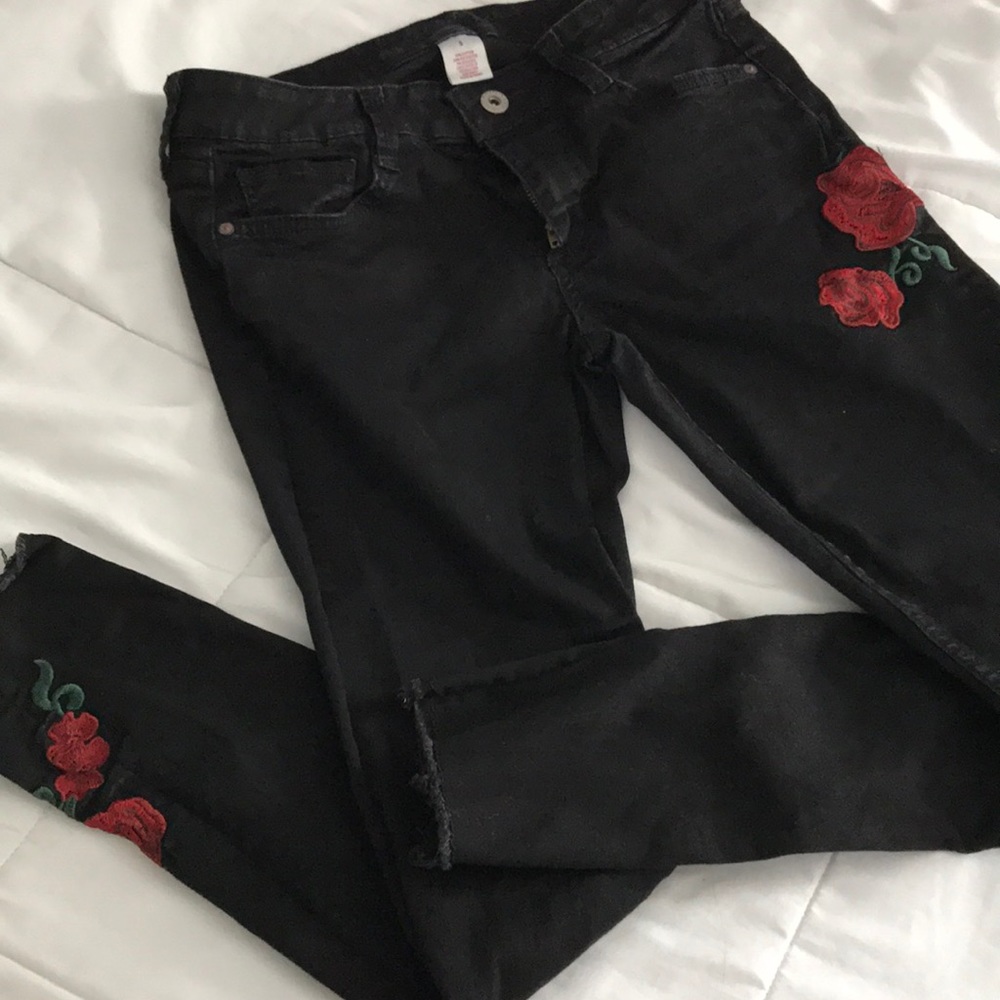SOLD —— Skinny jeans